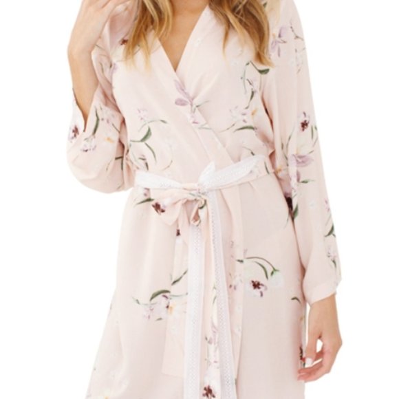 Knee length bridal robe - Picture 4 of 4